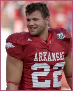 Peyton Hillis Bio, Affair, Married, Wife, Net Worth, Salary, Age